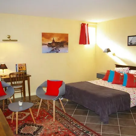 Domaine Les Grandes Roches Bed & Breakfast 3*